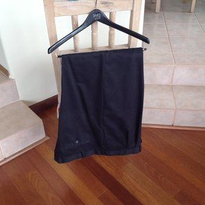 Roundtree & Yorke Classic Fit, Pleated Front, Cuffed Leg, Dress Pants 48 x 32